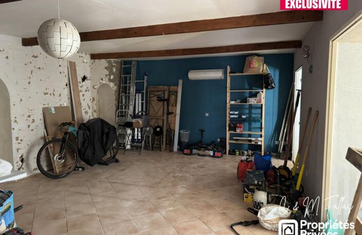 Ensemble immobilier avec appartement rénové - TRAVAILLAN - 220m² — photo 2
