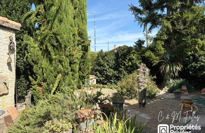 Maison plain pied, garage, jardin arboré, centre village — photo 5