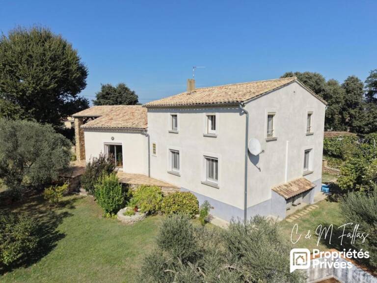 ROCHEGUDE -Maison familiale de 202 m², 5 chambres, sur 2 090 m² de terrain arboré — photo 1