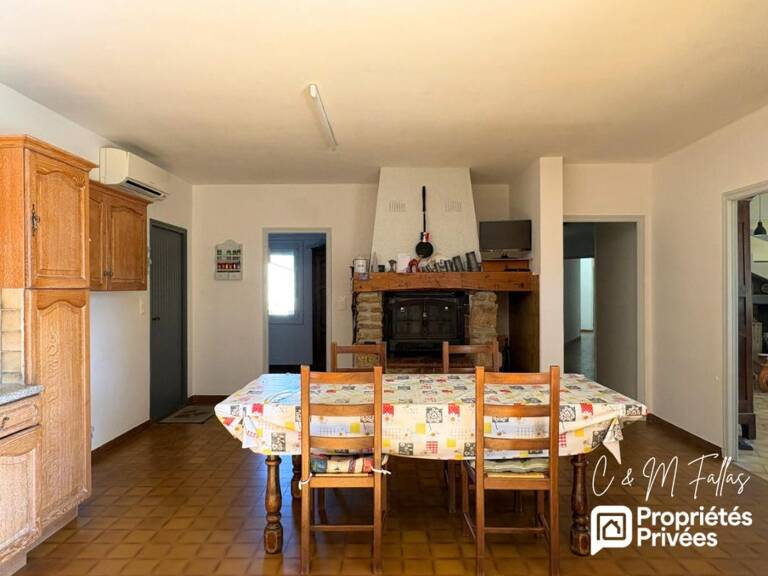 ROCHEGUDE -Maison familiale de 202 m², 5 chambres, sur 2 090 m² de terrain arboré — photo 1