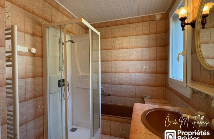 ROCHEGUDE -Maison familiale de 202 m², 5 chambres, sur 2 090 m² de terrain arboré — photo 3