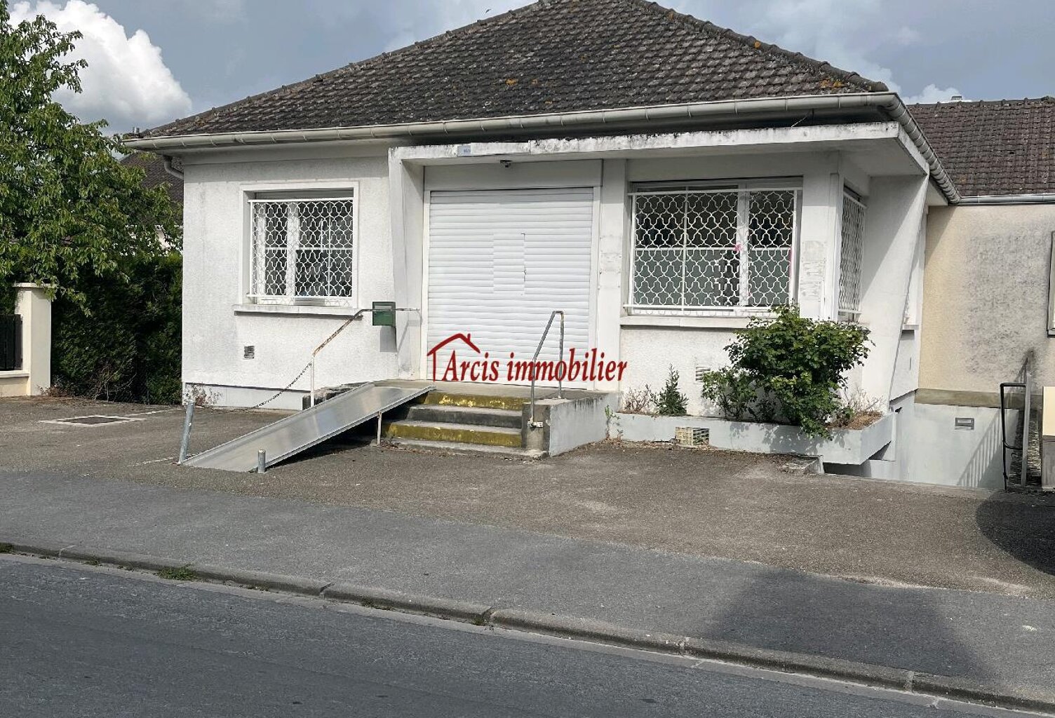 Vente commerce 10 pièces 280 m² Arcis-sur-Aube (10700) — photo 1