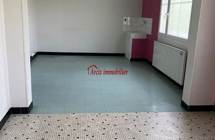 Vente commerce 10 pièces 280 m² Arcis-sur-Aube (10700) — photo 3