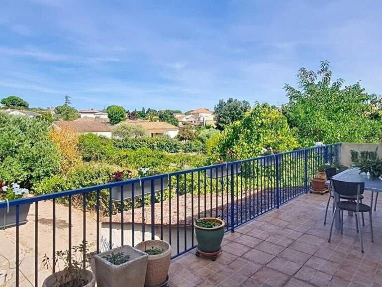 Doubles habitation de 105m² et 100m² + gîte 44m² et garage 97m² sur 545m² de terrain — photo 1