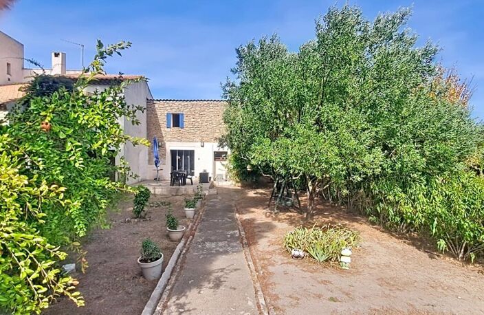Doubles habitation de 105m² et 100m² + gîte 44m² et garage 97m² sur 545m² de terrain — photo 2