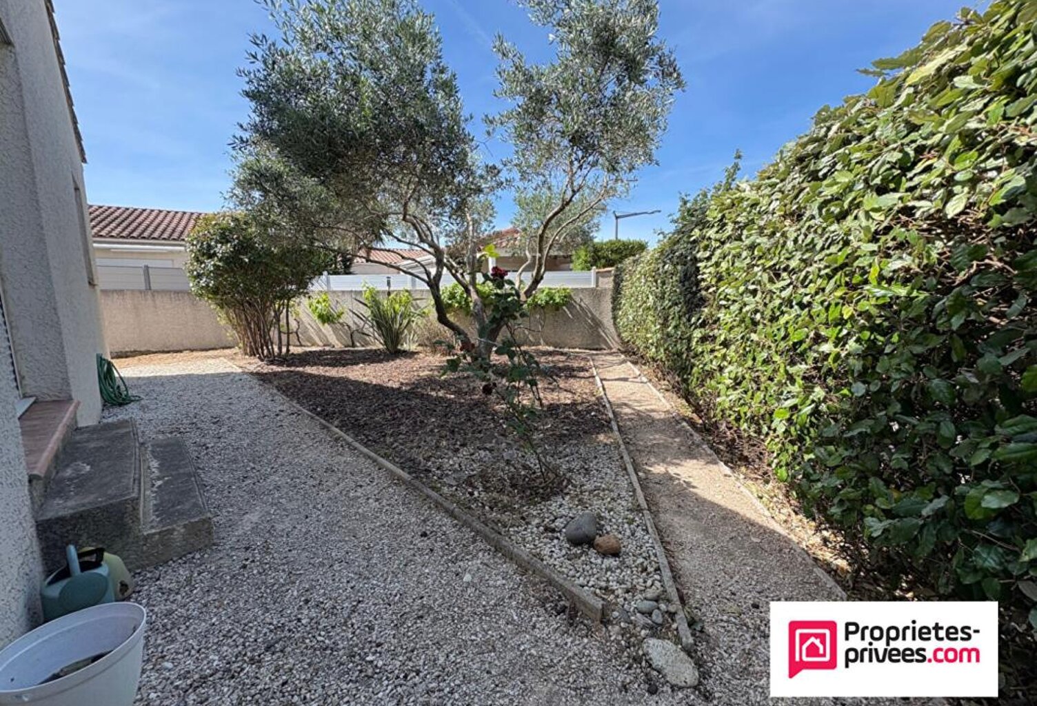 Maison 4 pièces  Jardin arboré — photo 1