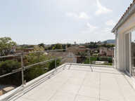 T4 lumineux avec grande terrasse et vue dégagée, La Londe-les-Maures 509 800 — photo 2