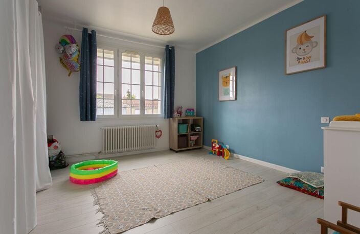 Maison Sèvremoine 5 P . 3 Chs . Bureau . 133.67 M² . T 315 M² . Garage — photo 5