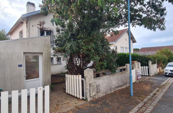 Maison Gorges Centre 8 P . 4 Chs . 174.34 M² . T 575 M² . Garage . Cave . Balcon — photo 2