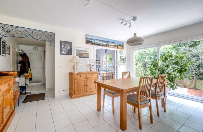 COUP DE COEUR à Bièvres - Une belle maison familiale de 175 m², 8 pièces, dans un cadre paisible — photo 3