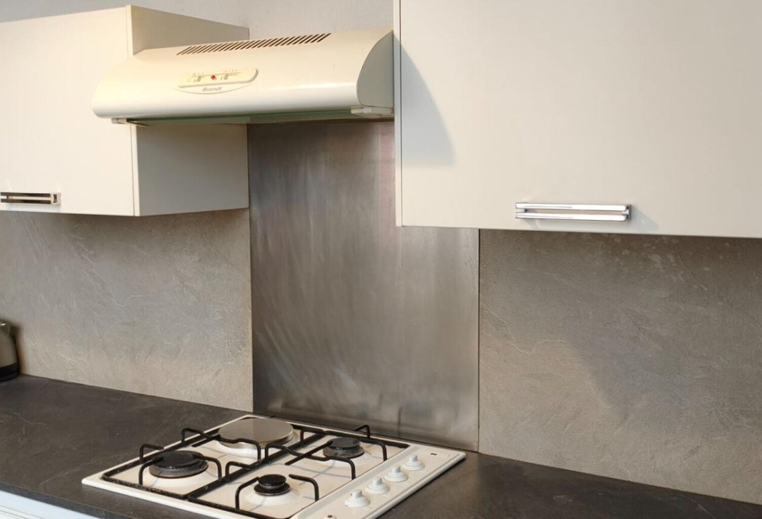 Exclusivité ! Vente interactive, APPEL d'OFFRES. Côtes d'Armor 22000 SAINT-BRIEUC. 2 lots, appartement 3 chambres avec cave et balcon — photo 1