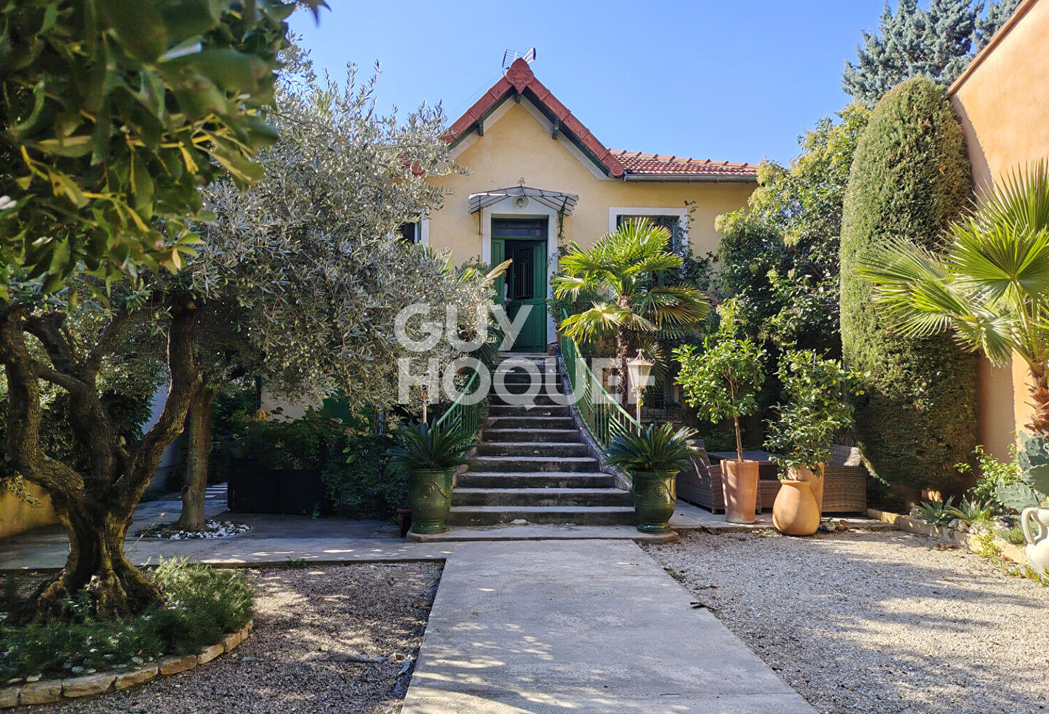 Carpentras - Maison 1920 - 6 pièces - 143 m² - Jardin et Piscine - Stationnement — photo 1