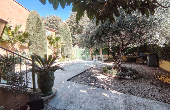 Carpentras - Maison 1920 - 6 pièces - 143 m² - Jardin et Piscine - Stationnement — photo 2