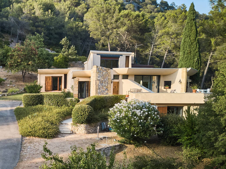 LE THOLONET PROCHE AIX - VILLA d'ARCHITECTE - PISCINE - VUE — photo 1