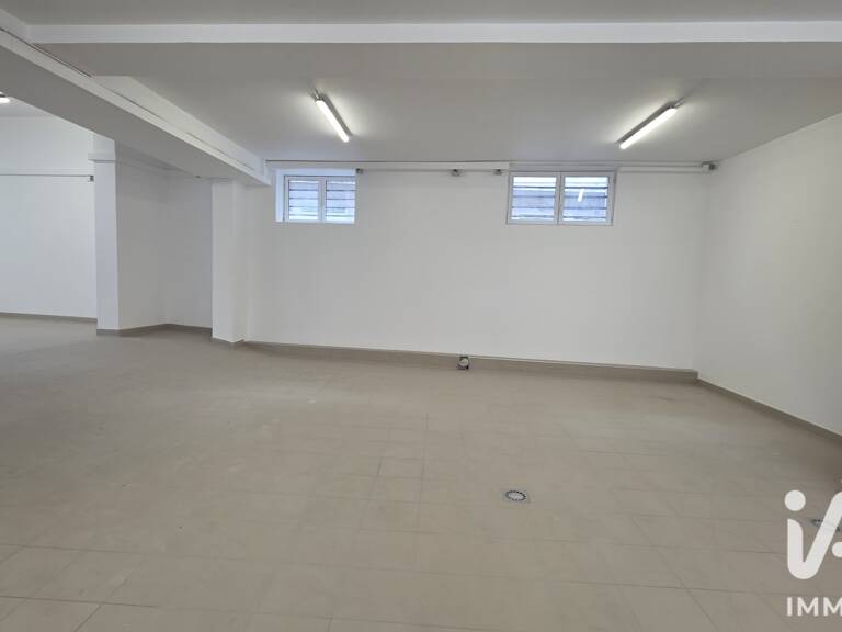 Vente Local commercial 119 m&sup2; — photo 1