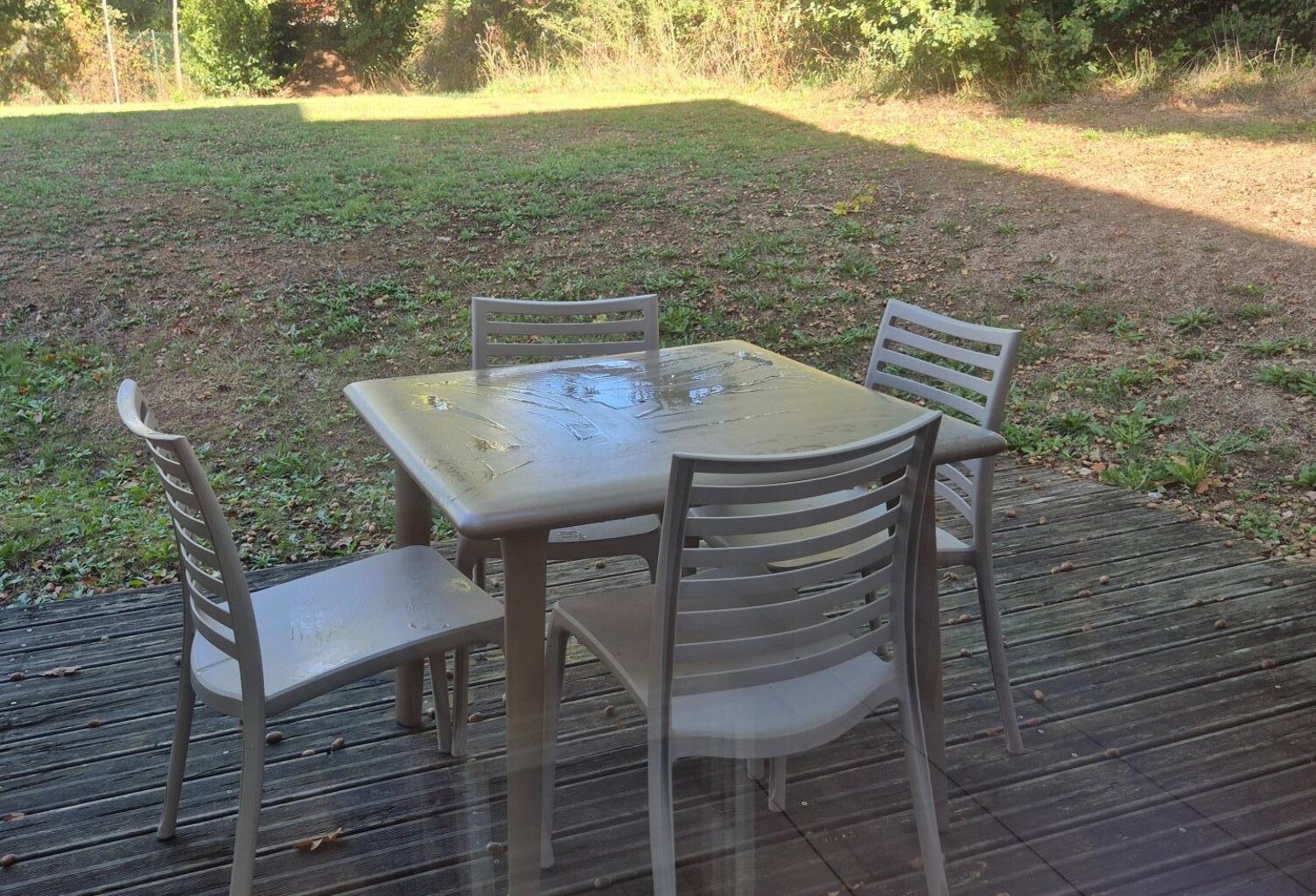 Appartement 2 pièces meublé équipé rez de jardin, dans un domaine verdoyant — photo 1