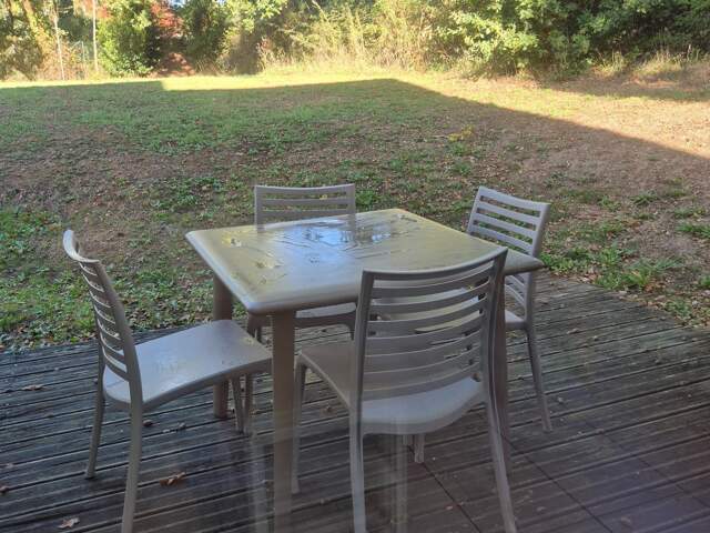 Appartement 2 pièces meublé équipé rez de jardin, dans un domaine verdoyant — photo du bien