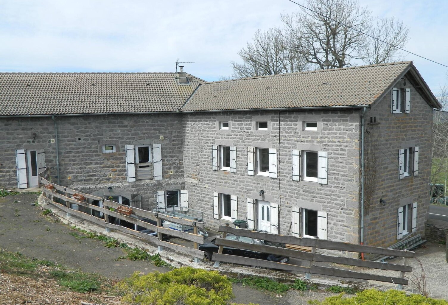 Tènement de 3 maisons,sur terrain de 6800m² env. Espace d'accueil ou projet famillial — photo 1