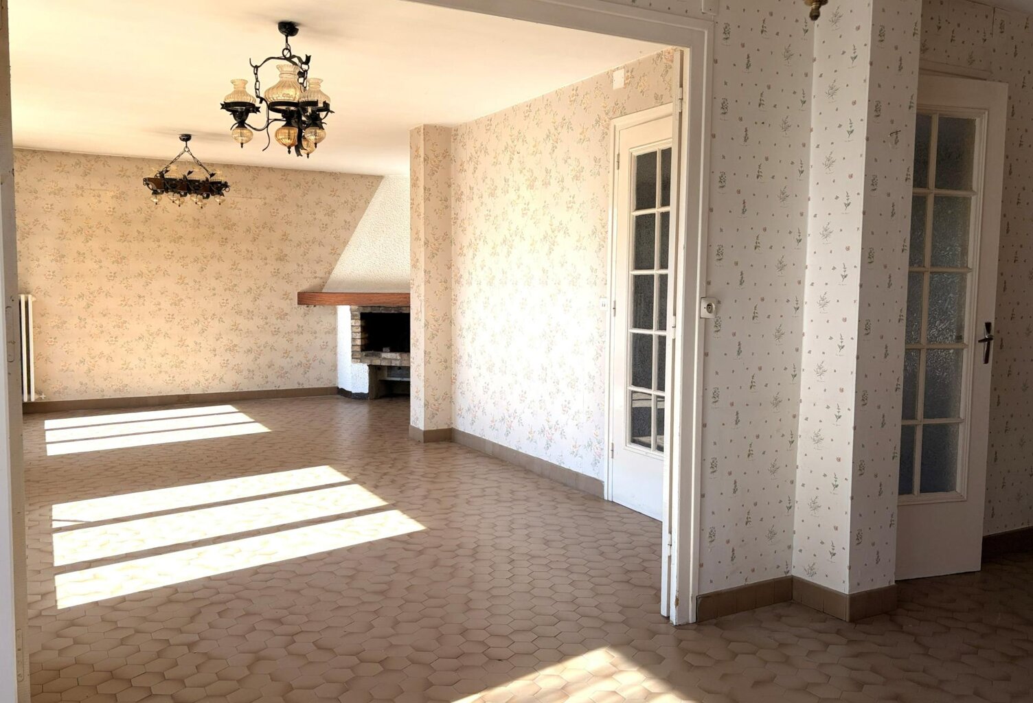 BEAUX VOLUMES - 5 CHAMBRES - ECOLES ET COMMERCES A PIED — photo 1