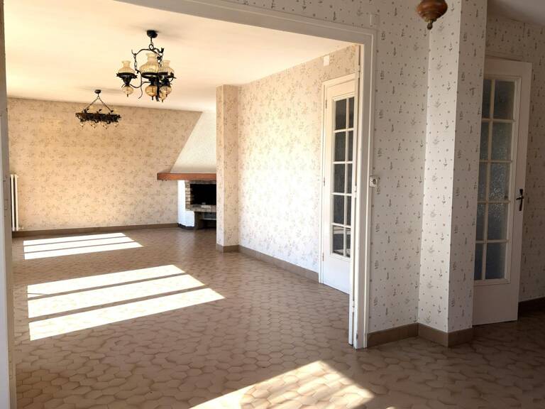 BEAUX VOLUMES - 5 CHAMBRES - ECOLES ET COMMERCES A PIED — photo 1