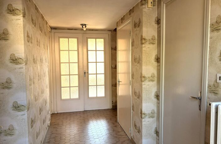 BEAUX VOLUMES - 5 CHAMBRES - ECOLES ET COMMERCES A PIED — photo 4