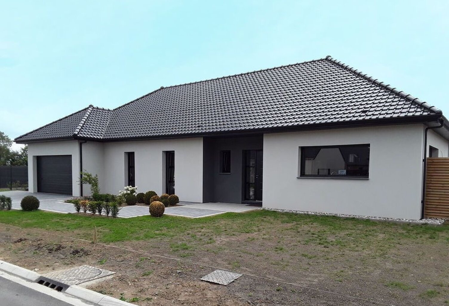 À VENDRE – MAISON NEUVE À SAINT-PIERRE-DE-MANNEVILLE (76) — photo 1