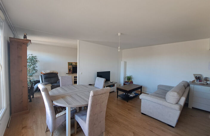 APPARTEMENT  86 m² AVEC TERRASSE DE 76 m² & GARAGE — photo 3