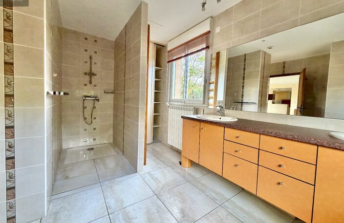 SAINTE-RADEGONDE  MAISON CONTEMPORAINE DE 170 M² — photo 5