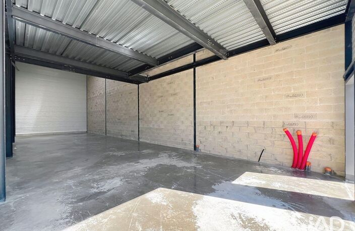 Location Local d'activités 162 m&sup2; — photo 4
