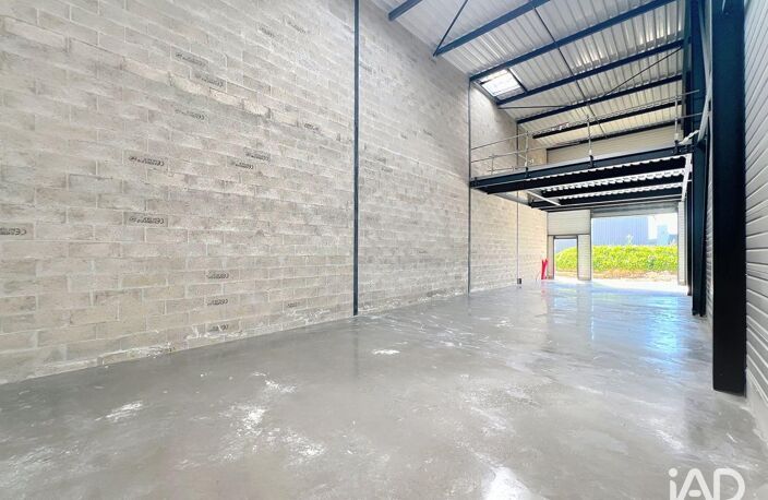 Location Local d'activités 162 m&sup2; — photo 5