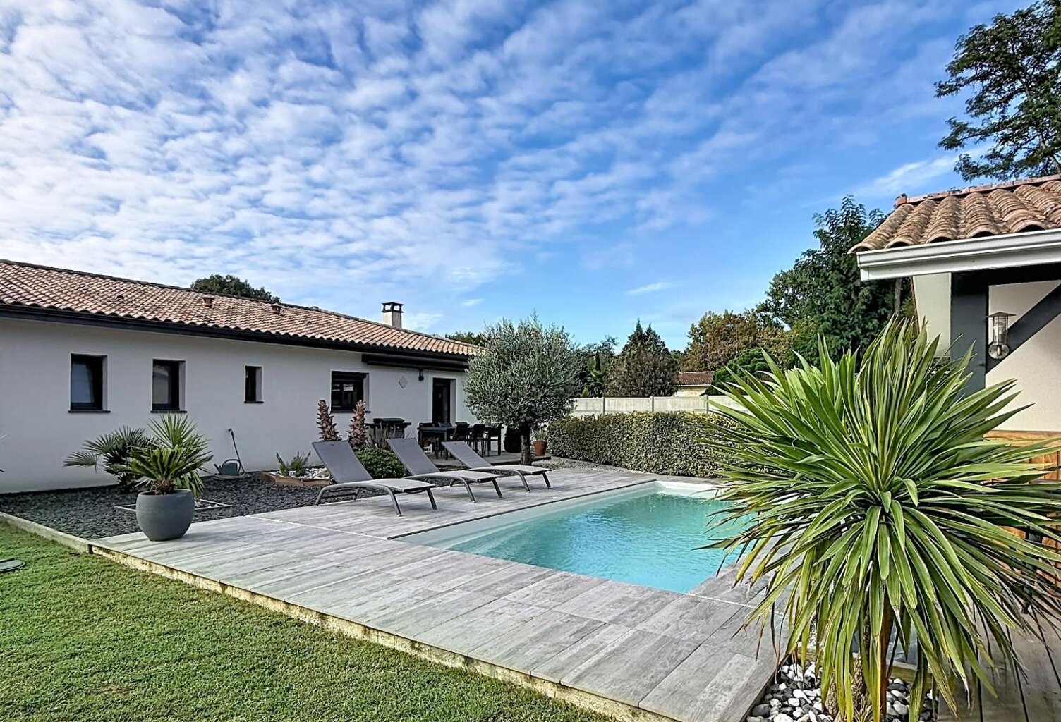 Belle maison piscine et dépendance — photo 1