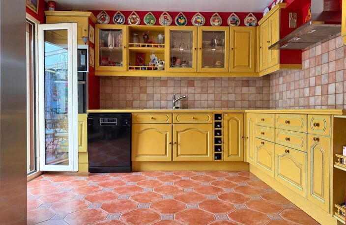 Maison de 136 m², en bon état, , idéalement située — photo 2