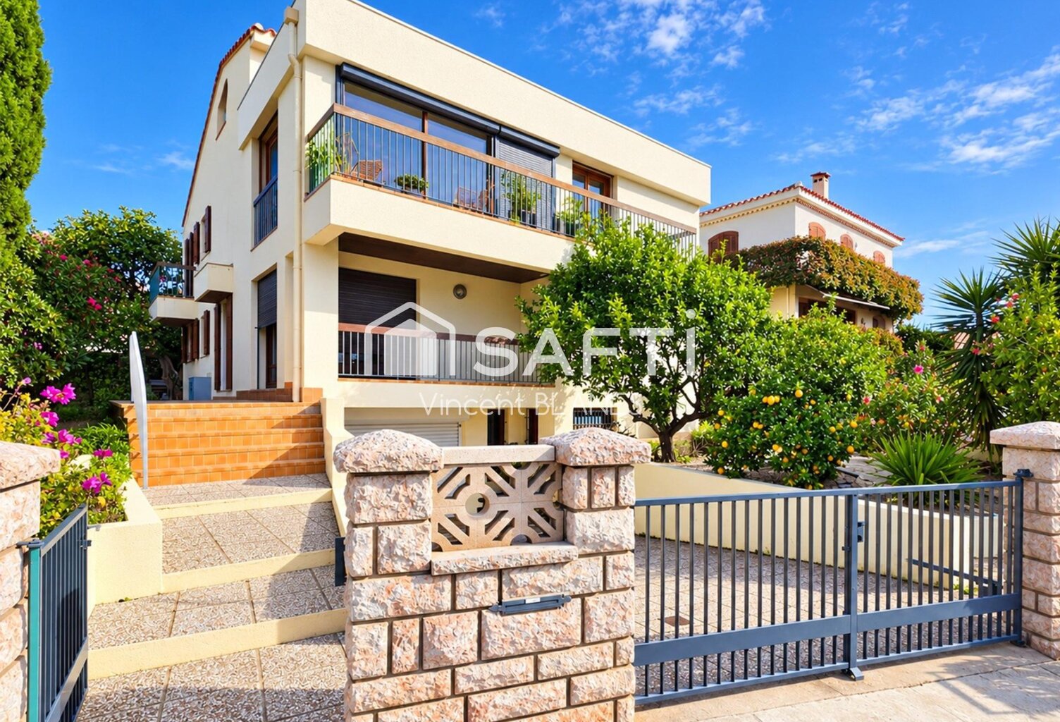 LAS COBAS App T4 100m2 3 chambres Jardin + 2 Caves — photo 1