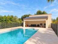 Villa de plain-pied, 5 chambres, piscine, sur 1 800 m² environ  Roquebrune-sur-Argens — photo 4