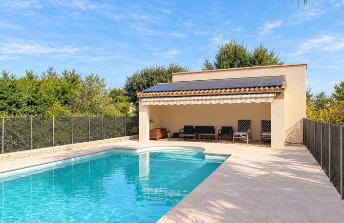 Villa de plain-pied, 5 chambres, piscine, sur 1 800 m² environ  Roquebrune-sur-Argens — photo 4
