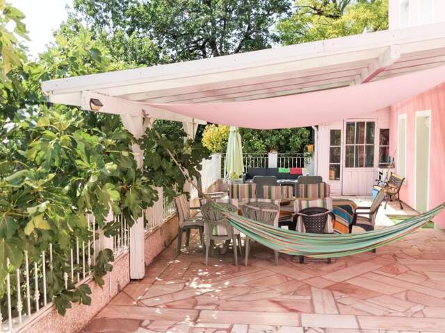 TRES BELLE MAISON ATYPIQUE ! — photo du bien