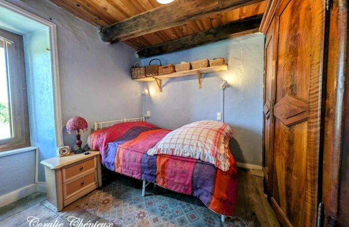 Jolie maison auvergnate avec grange et terrain — photo 5