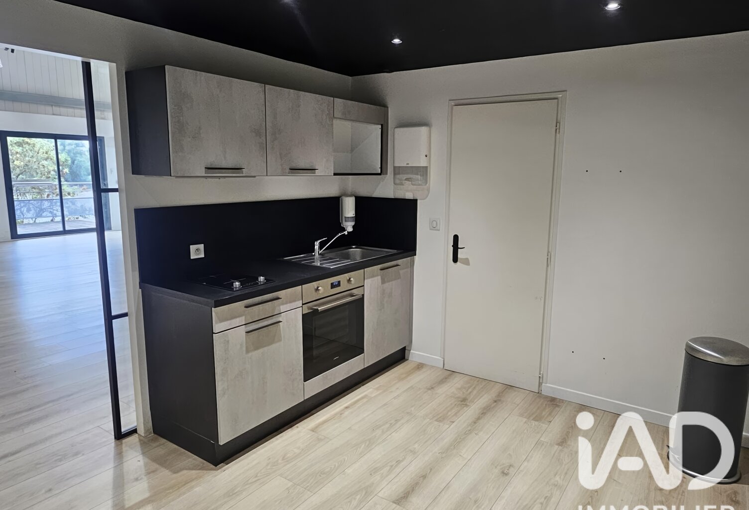Vente Boutique/Local commercial 71 m&sup2; — photo 1