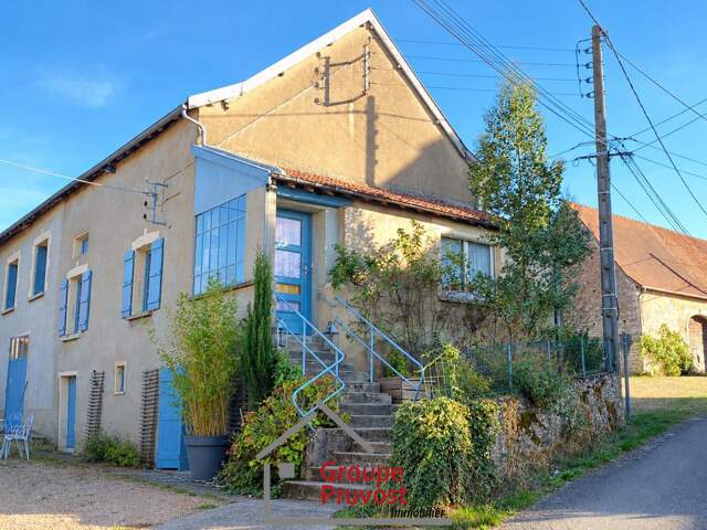 Maison en pierre — photo du bien
