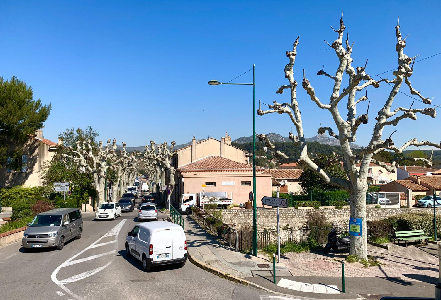 IMMEUBLE en pleine propriété - Penne sur Huveaune — photo 1
