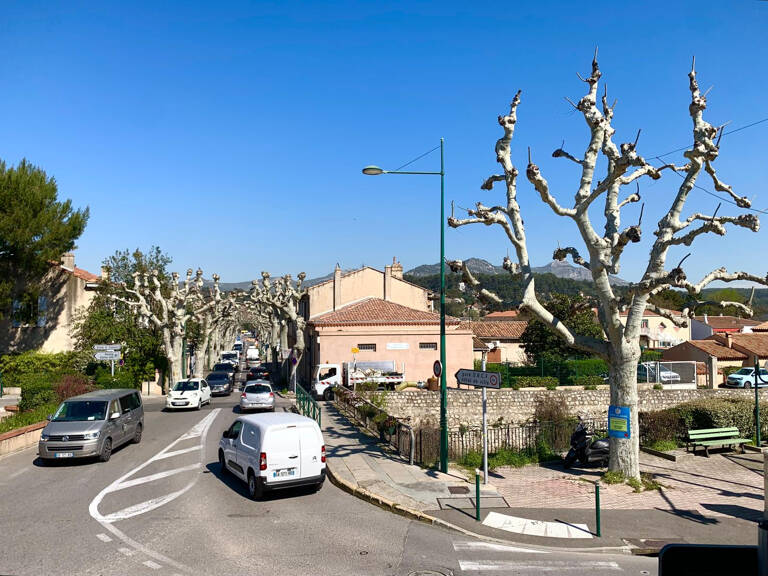 IMMEUBLE en pleine propriété - Penne sur Huveaune — photo 1