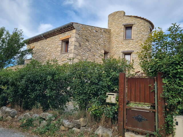 Mas en pierre avec terrain — photo du bien