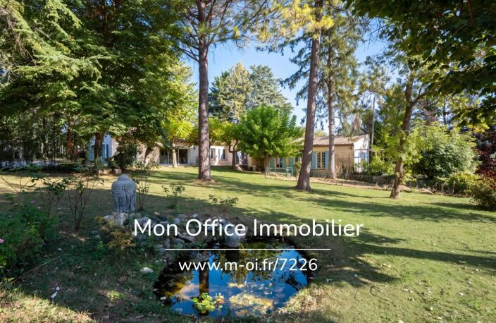 Référence : 7226-PEL. - Puyricard – Propriété de plain-pied avec piscine, vue Sainte-Victoire et terrain de 5 000 m² — photo 2