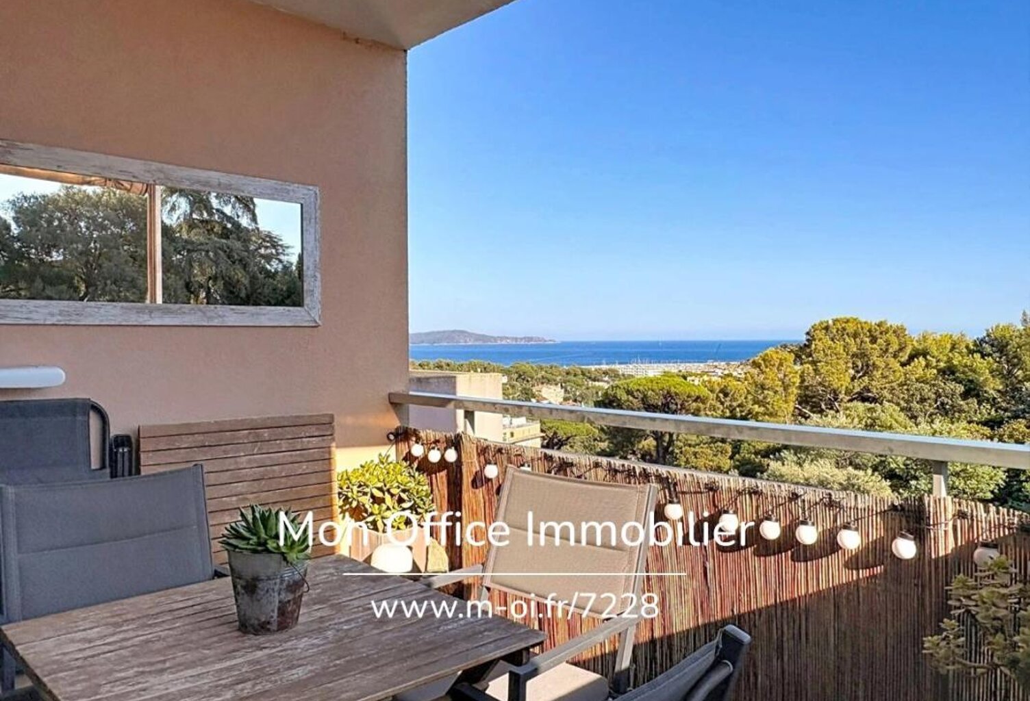 Référence : 7228-LES. - T2 CABINE VUE MER PROCHE PLAGES DANS RESIDENCE CALME AVEC PISCINE À CAVALAIRE SUR MER — photo 1