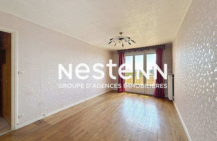 Appartement T4 BRON  3 chambres - Dernier étage - Traversant & lumineux - Cave - 69500 BRON — photo 2