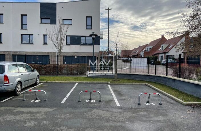 LINSELLES Allée des Tissages Emplacement parking Résidence sécurisée — photo 2