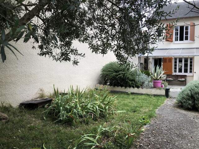 Nay centre, maison de ville 3 chambres avec jardin — photo du bien