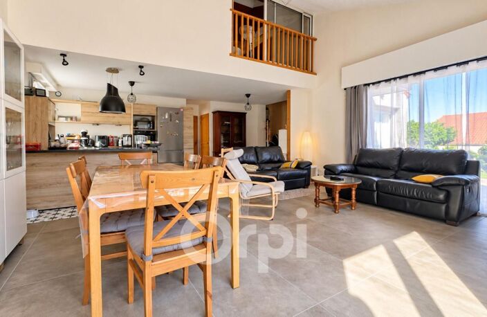 PÉRIGNAT-LÈS-SARLIÈVE | MAISON FAMILIALE DE 123 M² | 4 CHAMBRES | JARDIN ET CARPORT 2 VÉHICULES — photo 5