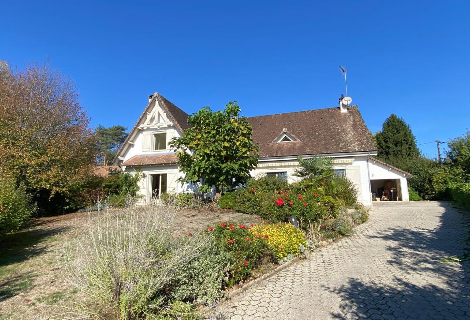 COUZEIX - maison de 218 m² habitables — photo 1