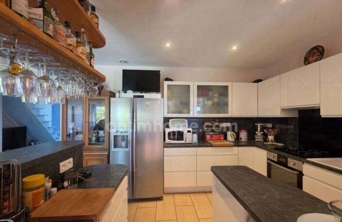 À vendre à Pessac Alouette: maison avec jardin, garage et beau potentiel d’aménagement — photo 4